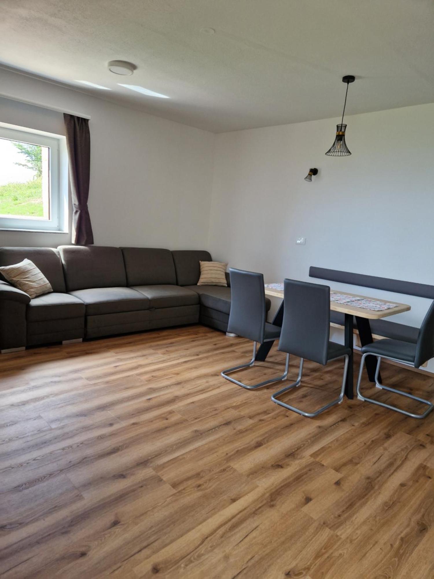 Guest House Pr Ambruzarju & Apartments Cerklje na Gorenjskem Room photo
