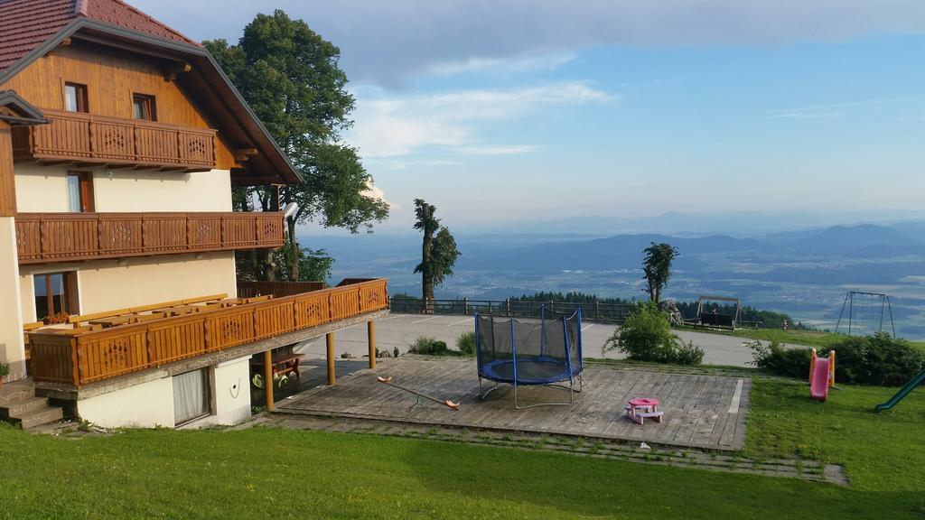 Guest House Pr Ambruzarju & Apartments Cerklje na Gorenjskem Exterior photo